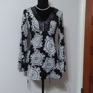 Black & White blouse by I.N.C. International sz S